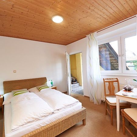Gaestehaus Achenbach Wonsheim Buitenkant foto